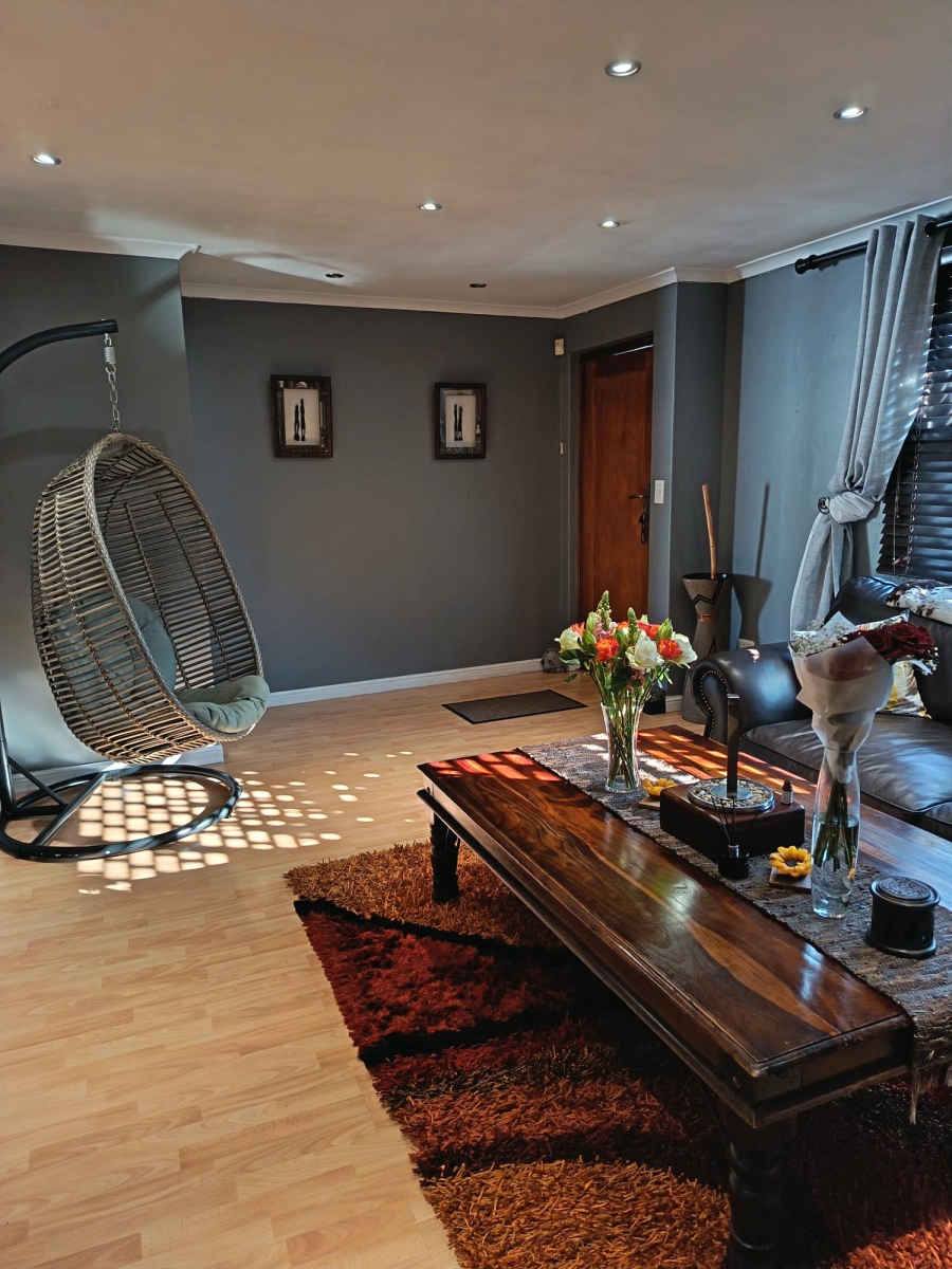 4 Bedroom Property for Sale in Tuscany Glen Western Cape